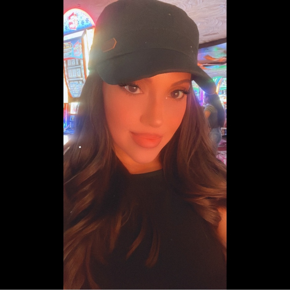 Meet your Posher, Veronica